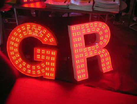 鹰潭LED发光字常见的安装误区。