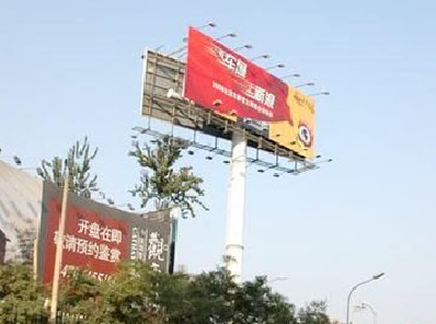 鹰潭户外广告怎么做才能让人一眼记住？